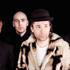 Hans Teeuwen & The Painkillers in AB en Trix!