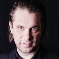 Koning Hans komt terug naar België! >> ON SALE NOW!